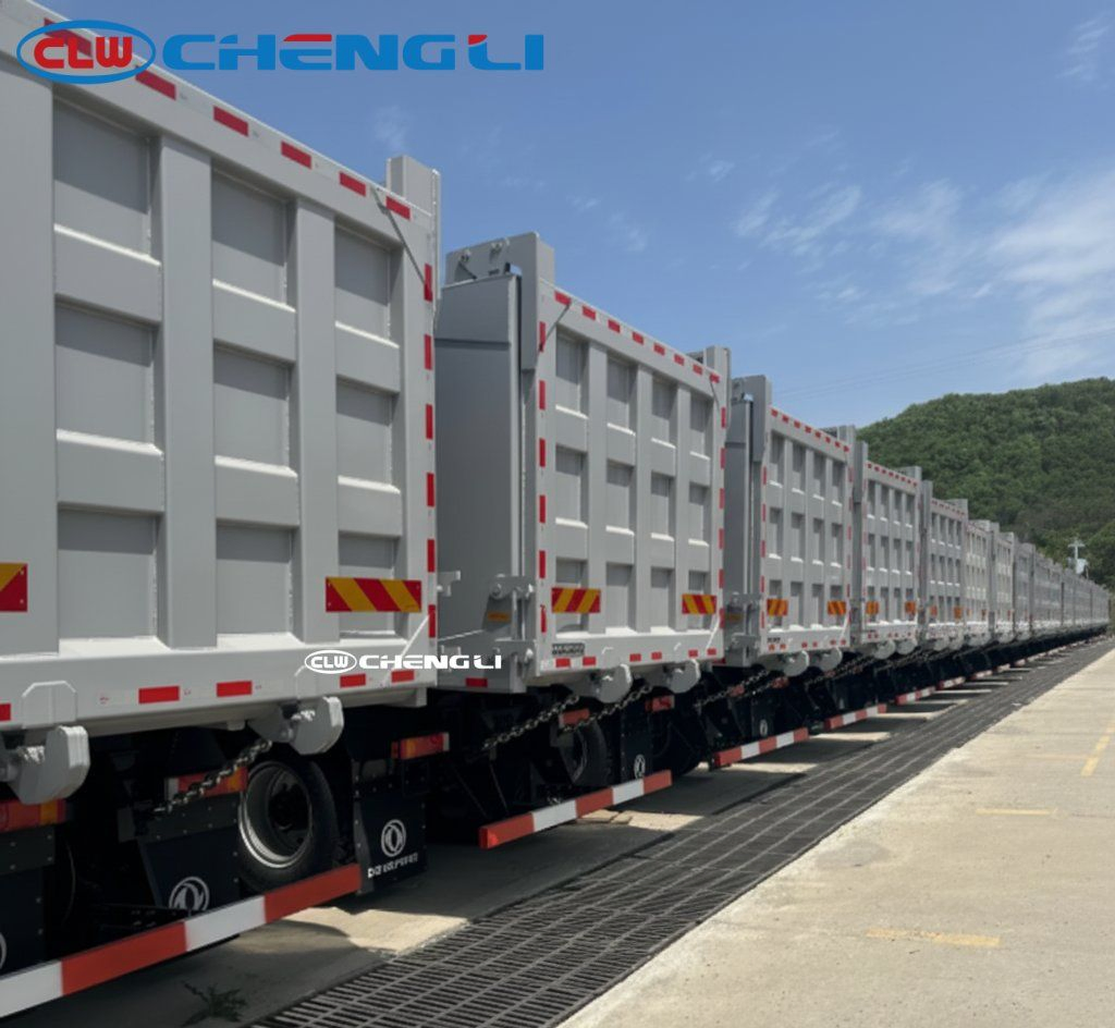 Camión volquete CLW 8×4 con carga útil indicada de 19.720 kg, imagen 2