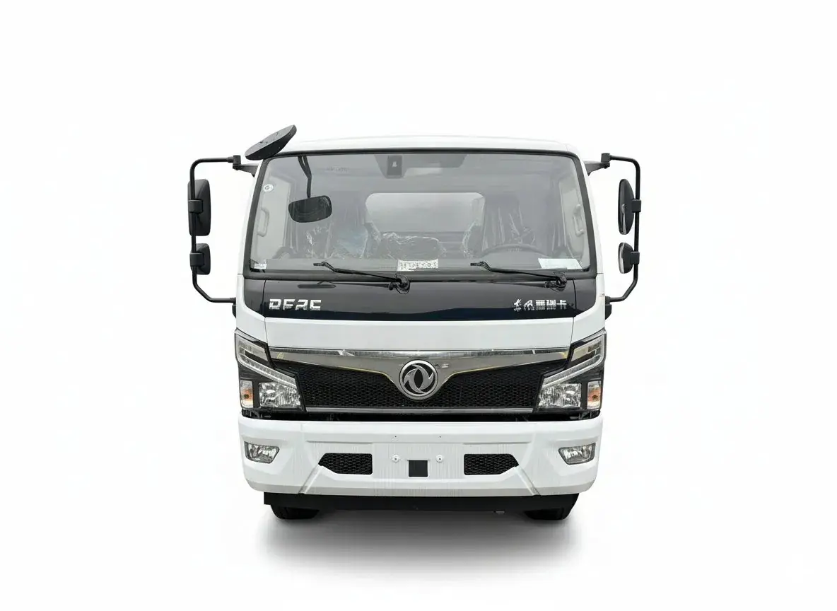 Camión cisterna de combustible Dongfeng CL5122GYY6 de 9,9 m³, vista 2