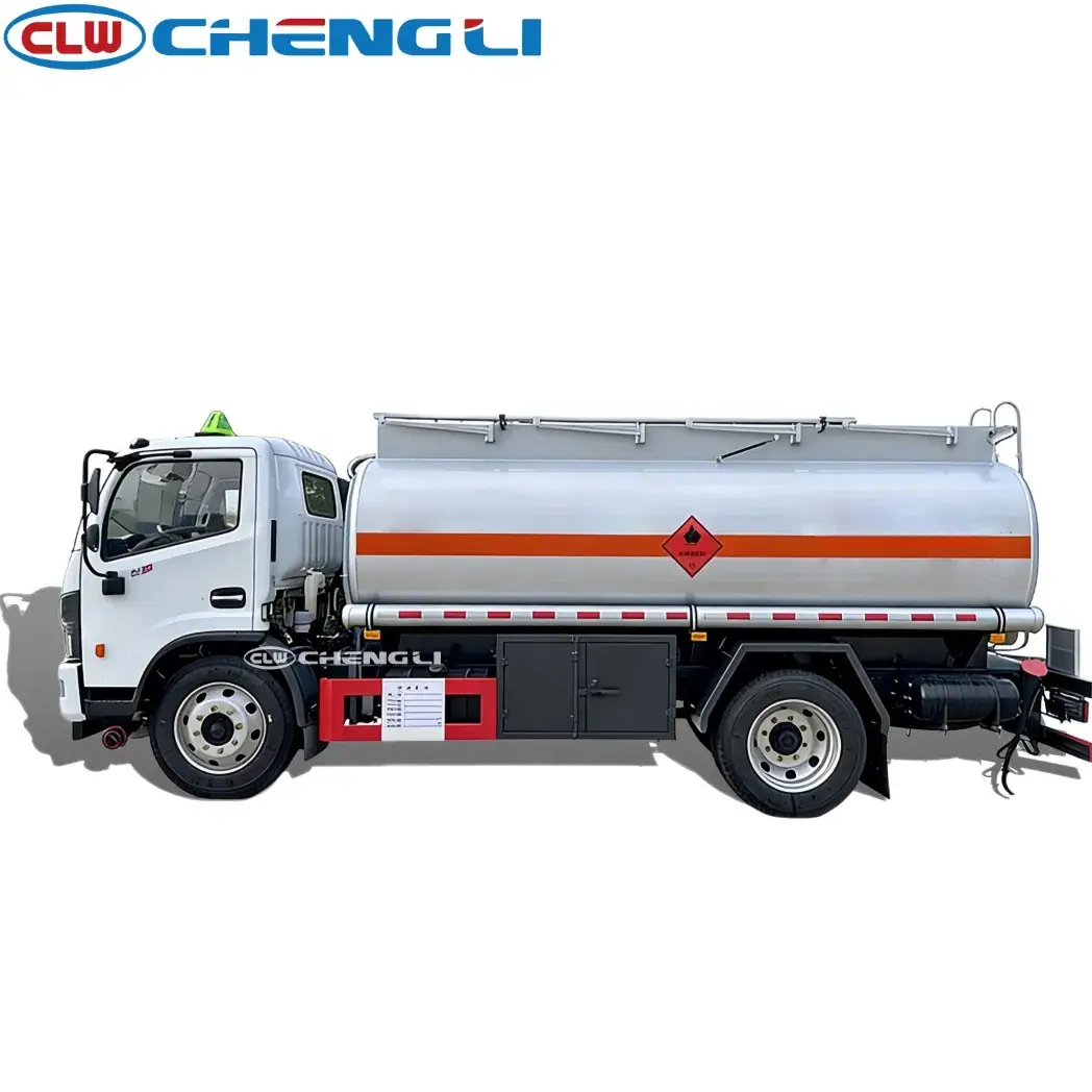 Camión cisterna de combustible Dongfeng CLW5129GJY6EQ de 9,9 m³, vista 5
