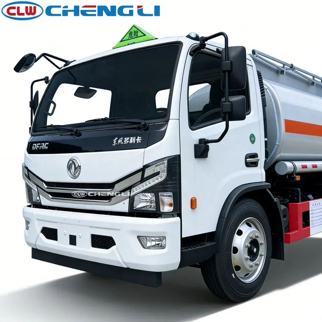 Camión cisterna de combustible Dongfeng CLW5129GJY6EQ de 9,9 m³, vista 2