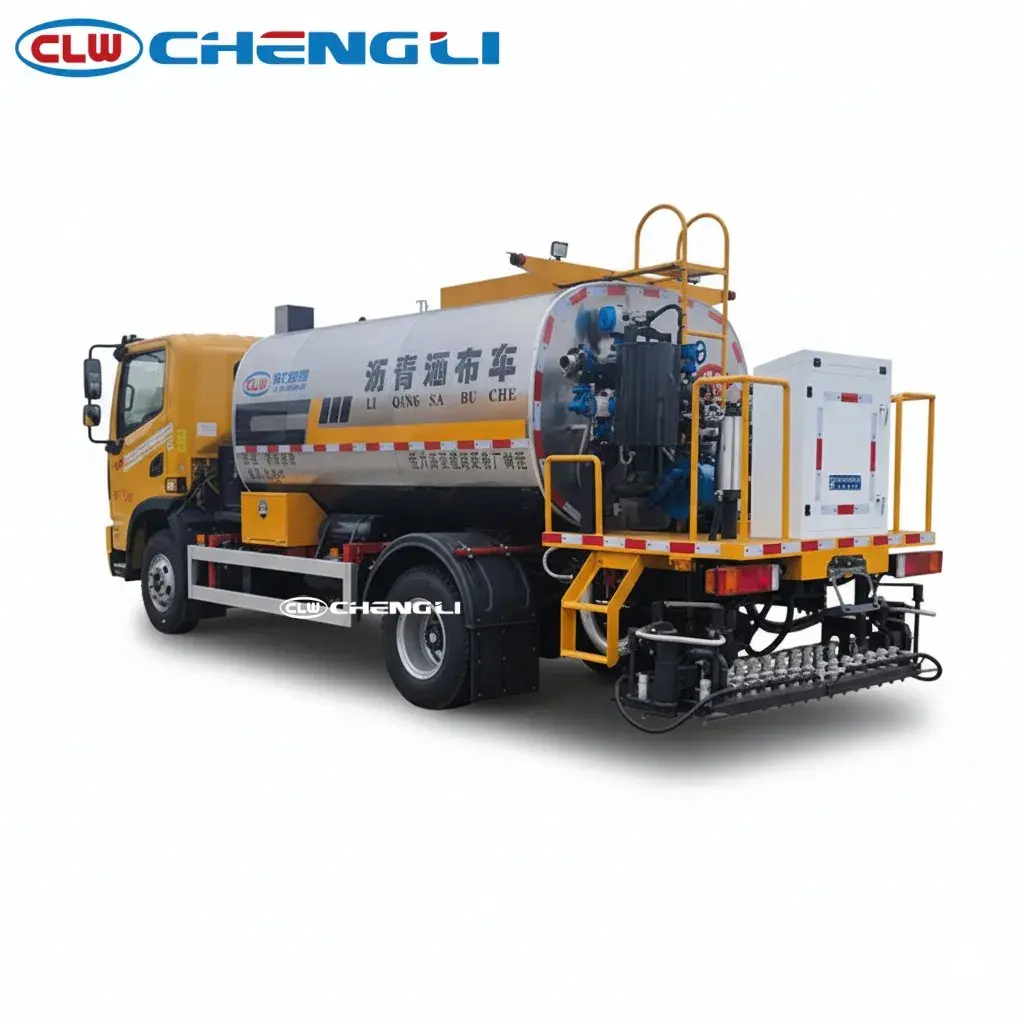 Imprimador de asfalto Dongfeng Vasol 4×2 de 6.300 L, vista trasera lateral