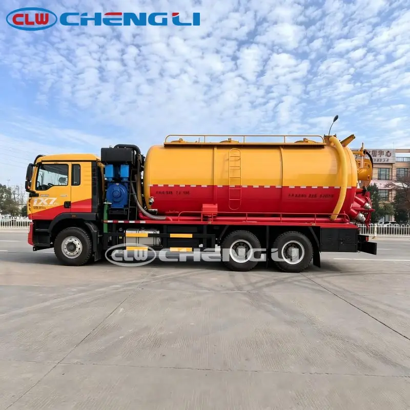 Camión succionador HOWO TX 6×4 con depósitos de 17+5 m³, vista 3
