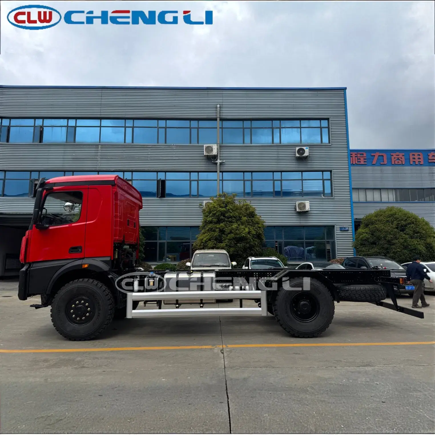 Cabeza tractora todoterreno 4×4, vista 5