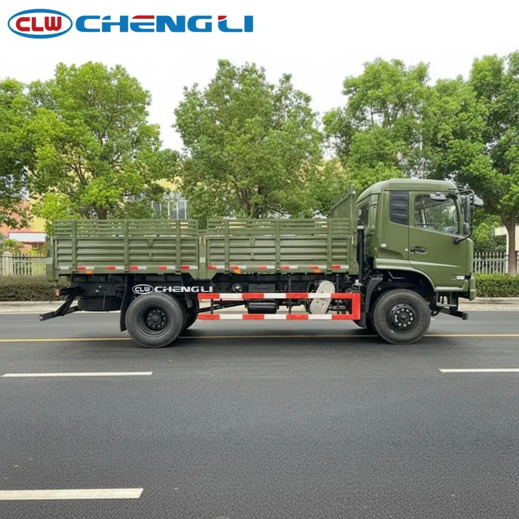 Camión de carga Dongfeng 4×4 con estacas, vista 4