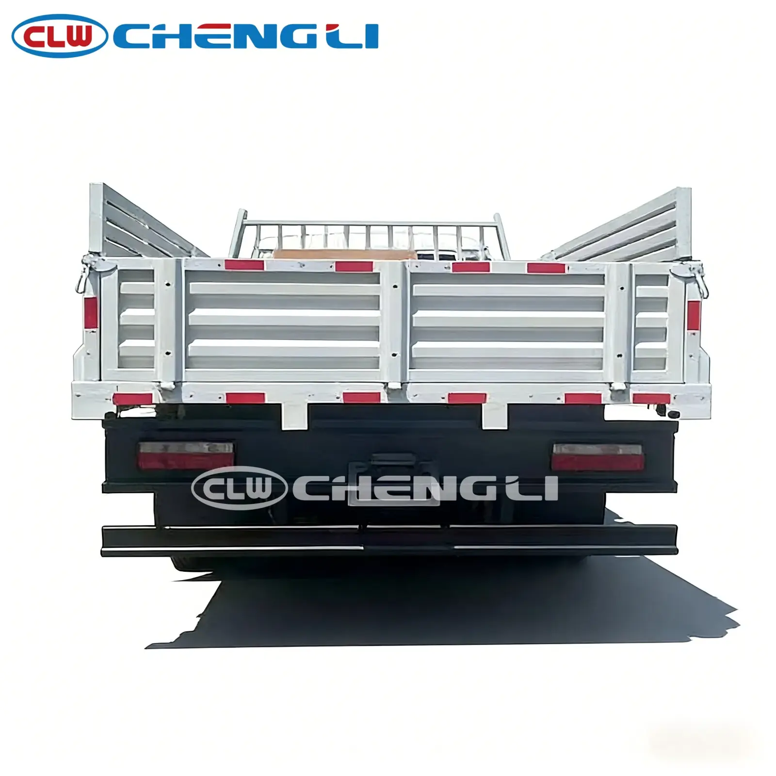 Camión plataforma 4×4 de 170 HP, vista 3