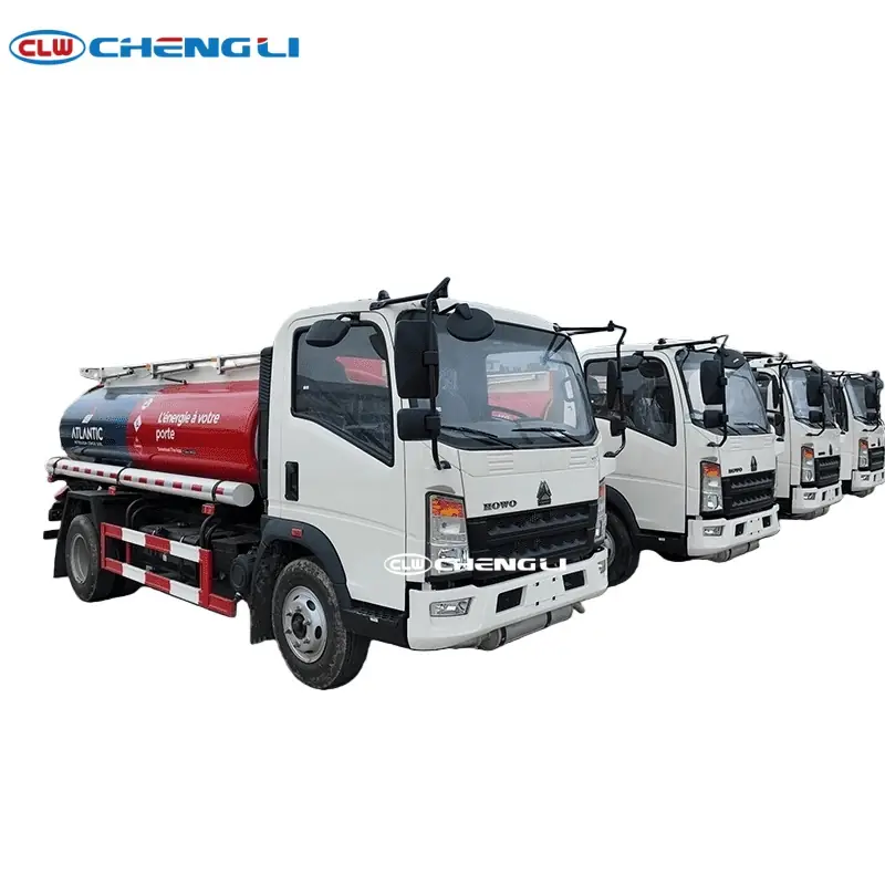 Camión abastecedor HOWO 4×2 de 5.000 L nominales, vista 3