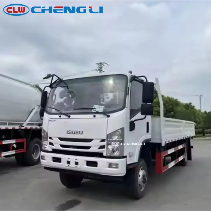 Camión volquete Isuzu 4×2 de caja corta, vista 2