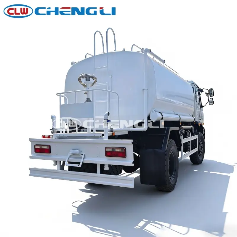 Camión cisterna 4×4 de 8.000 L para agua potable, imagen 3